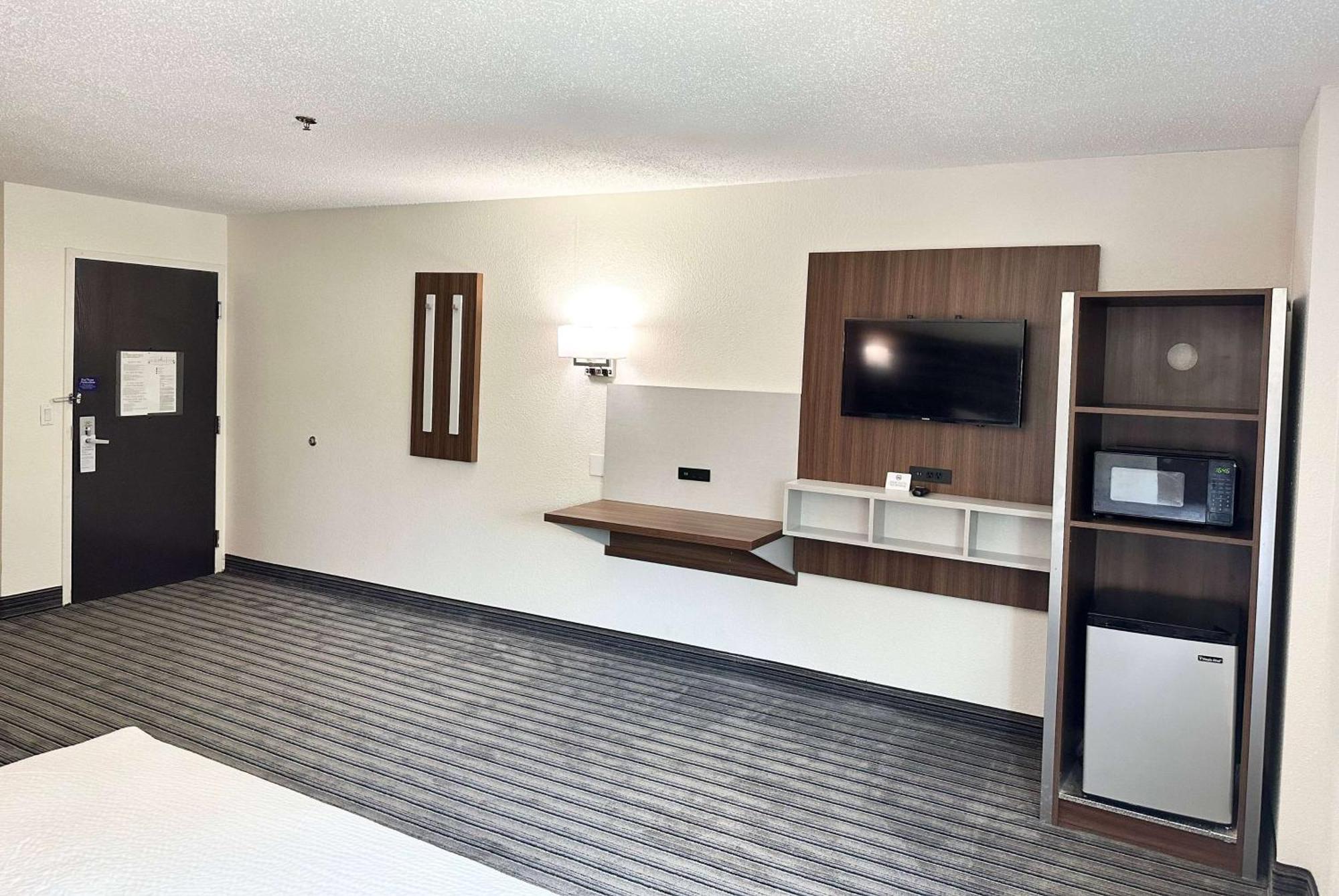 Ramada By Wyndham Lithia Springs Atlanta Hotel Buitenkant foto